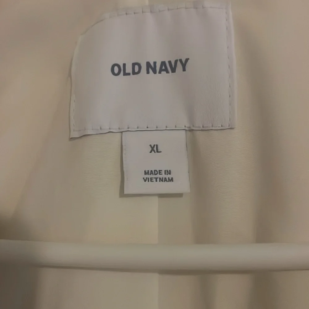 Beautiful white jacket - Picture 3 of 5